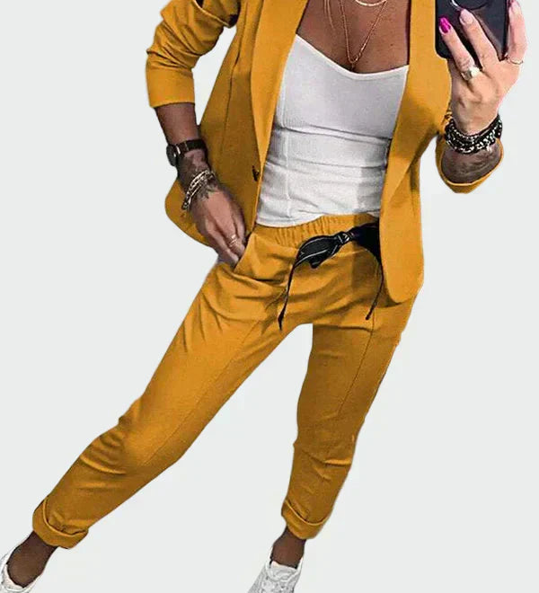Leia | Išskirtinai elegantiškas dviejų dalių kostiumas