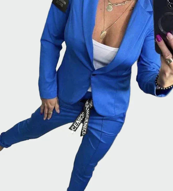 Leia | Išskirtinai elegantiškas dviejų dalių kostiumas