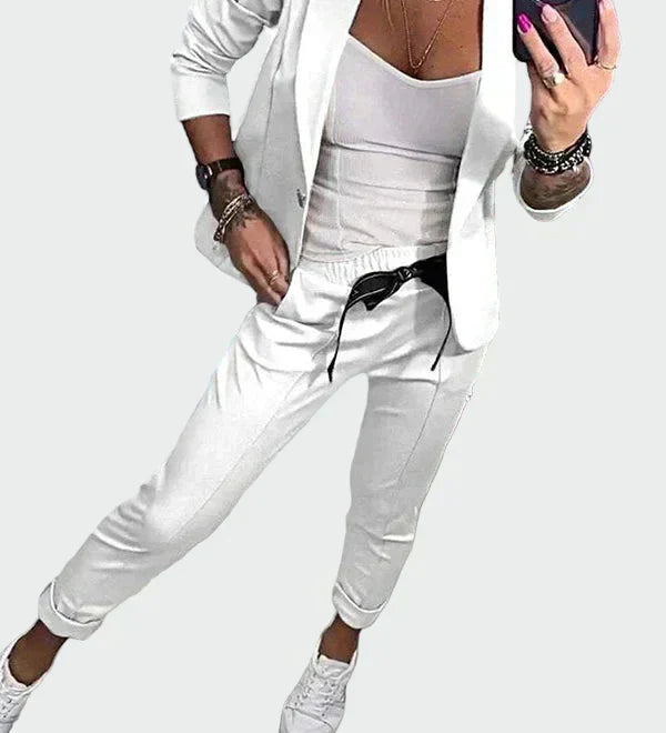Leia | Išskirtinai elegantiškas dviejų dalių kostiumas